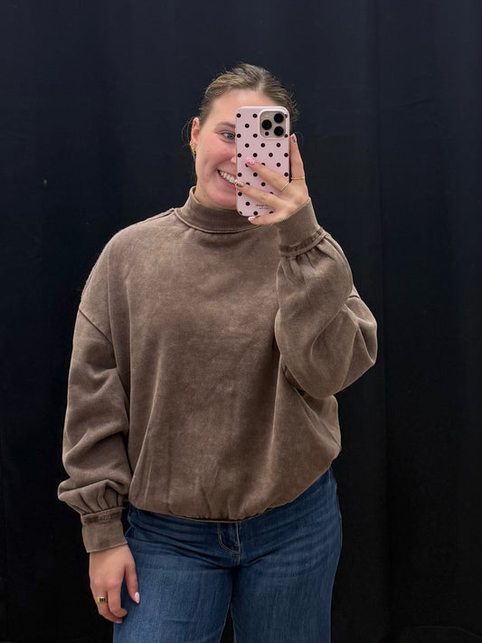 THE TORI MINERAL WASH MOCKNECK SWEATSHIRT - brown