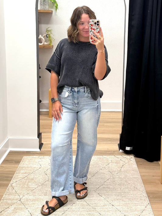 THE LEXY CROPPED BARREL LIGHT WASH DENIM