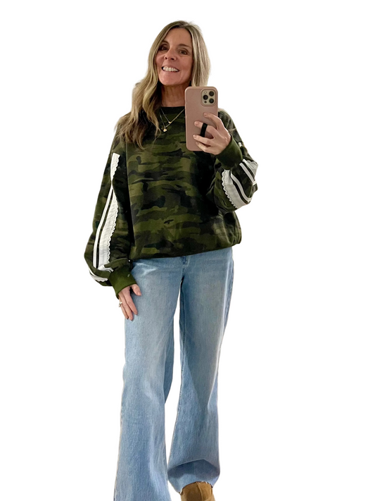 THE REMI LACE TRIMMED CAMO OVERSIZED SWEATSHIRT