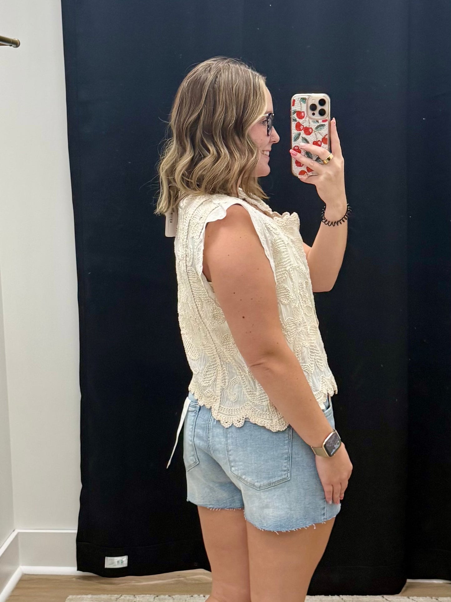 THE NOLA COTTON GAUZE FLORAL EMBROIDERED TOP - ivory