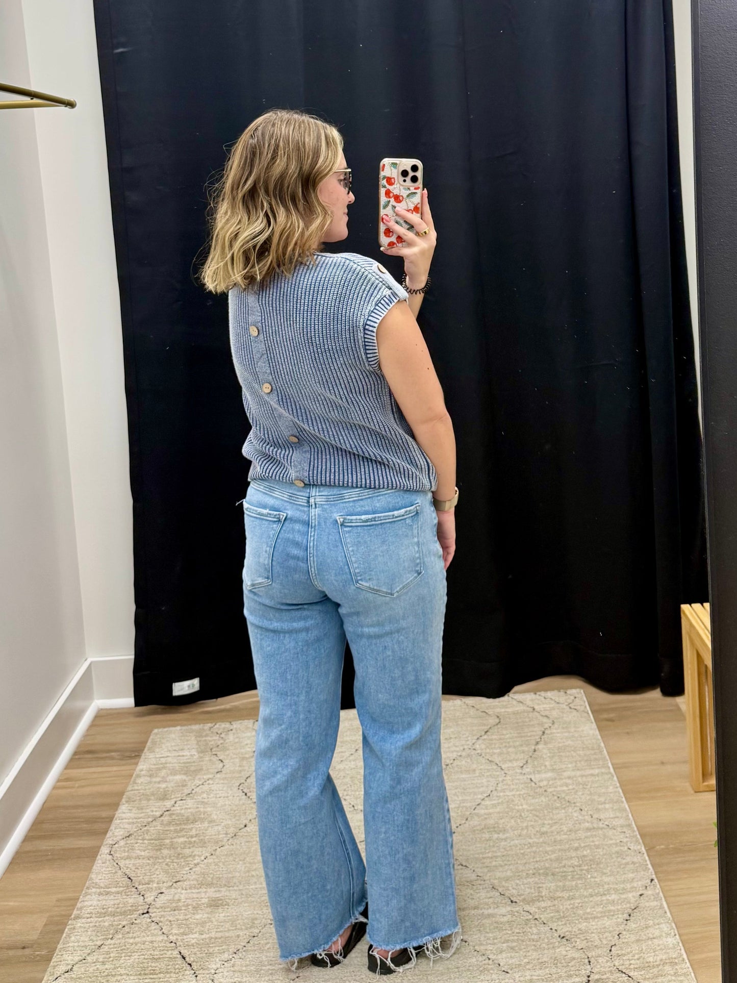 THE NADINE ACID WASH TAB SLEEVE TOP - blue