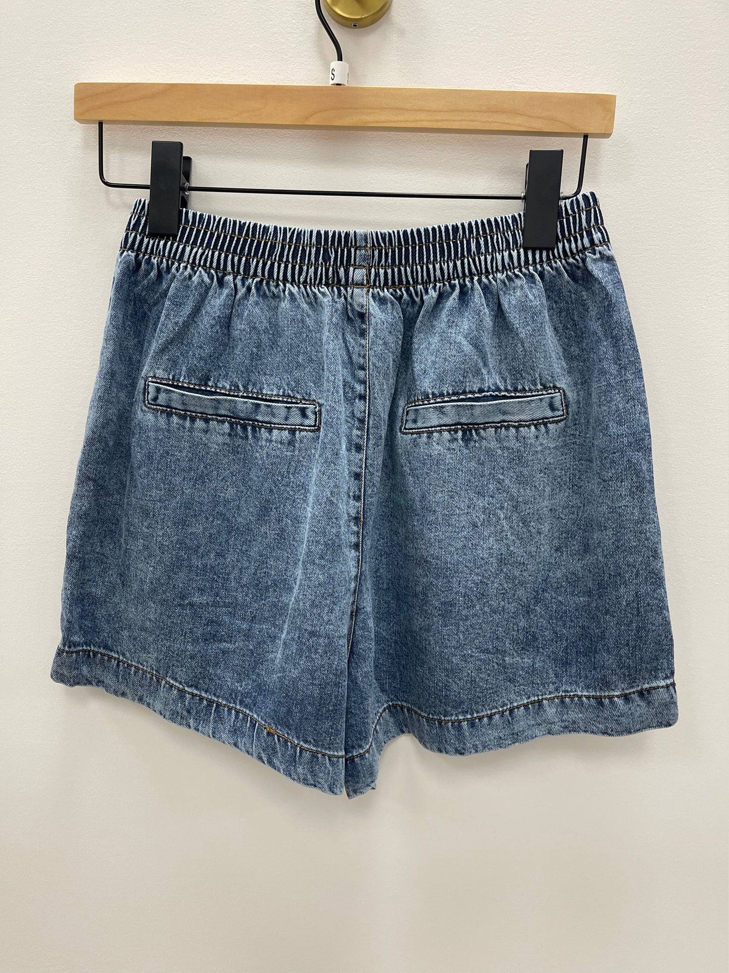 THE AMARI CHAMBRAY DENIM SHORTS
