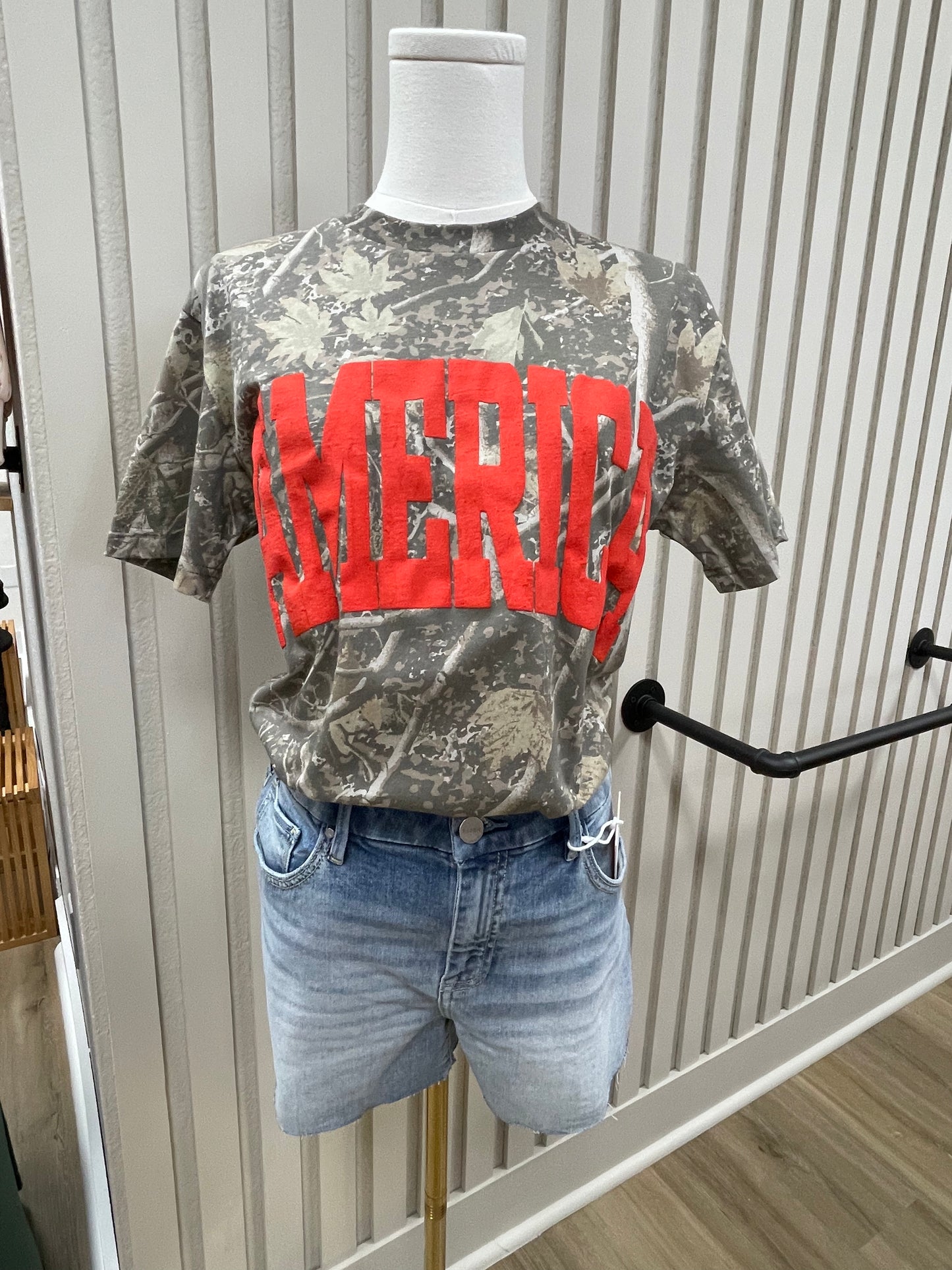 THE AMERICA PUFFY GRAPHIC CAMO TEE