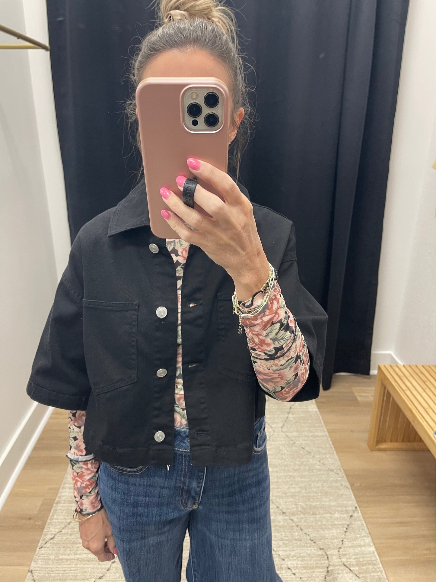 THE MEGAN BOXY SHORT SLEEVE TOP - black