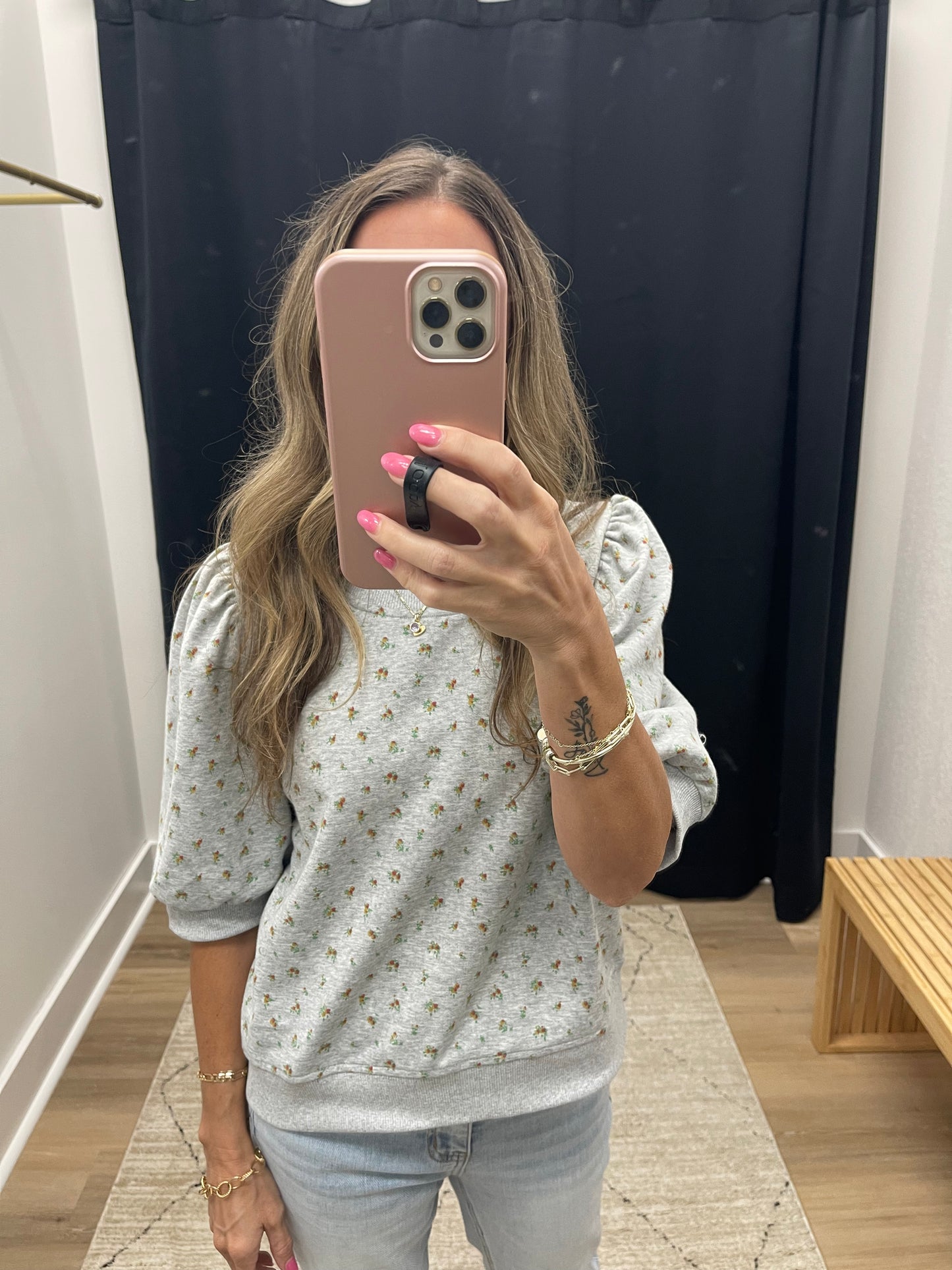 THE AMY FLORAL 1/2 SLEEVE LENGTH TOP - grey