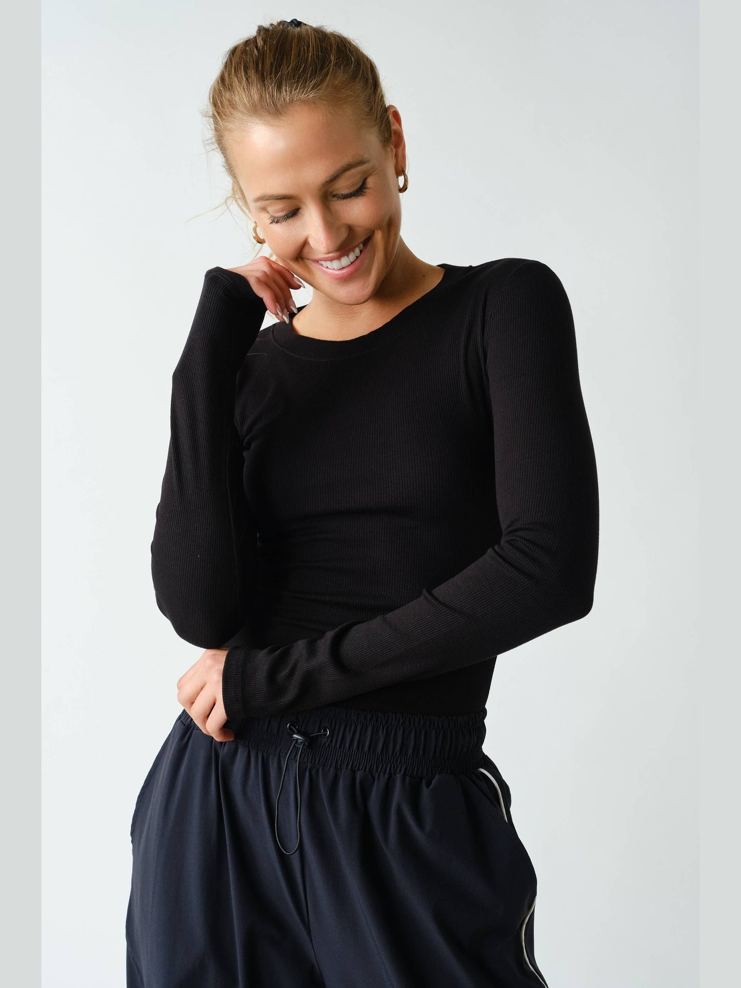 THE HAYDEN RIBBED CREWNECK TOP - black