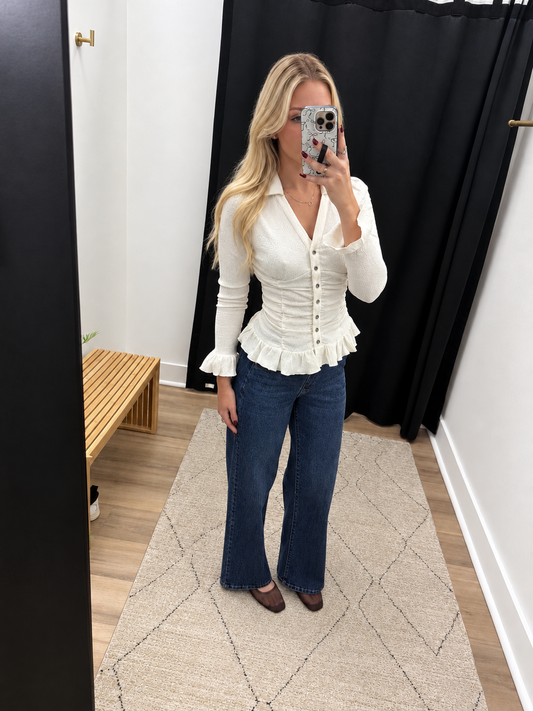 THE RAE RUCHING DETAIL BUTTON DOWN TOP - cream