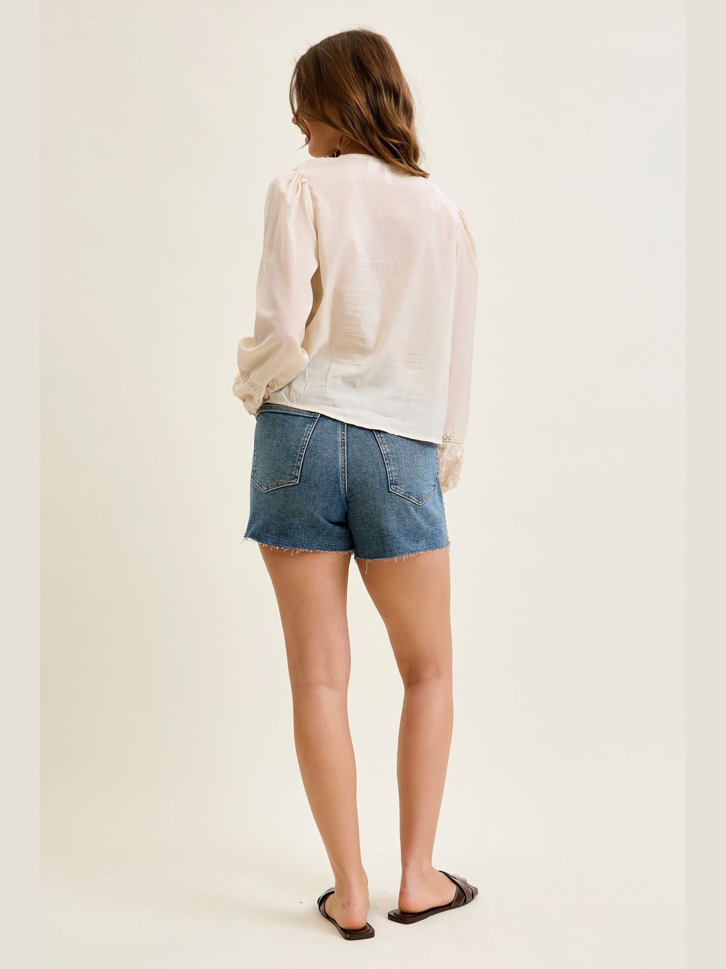 THE JUDY BLUE STUDDED DENIM SHORTS