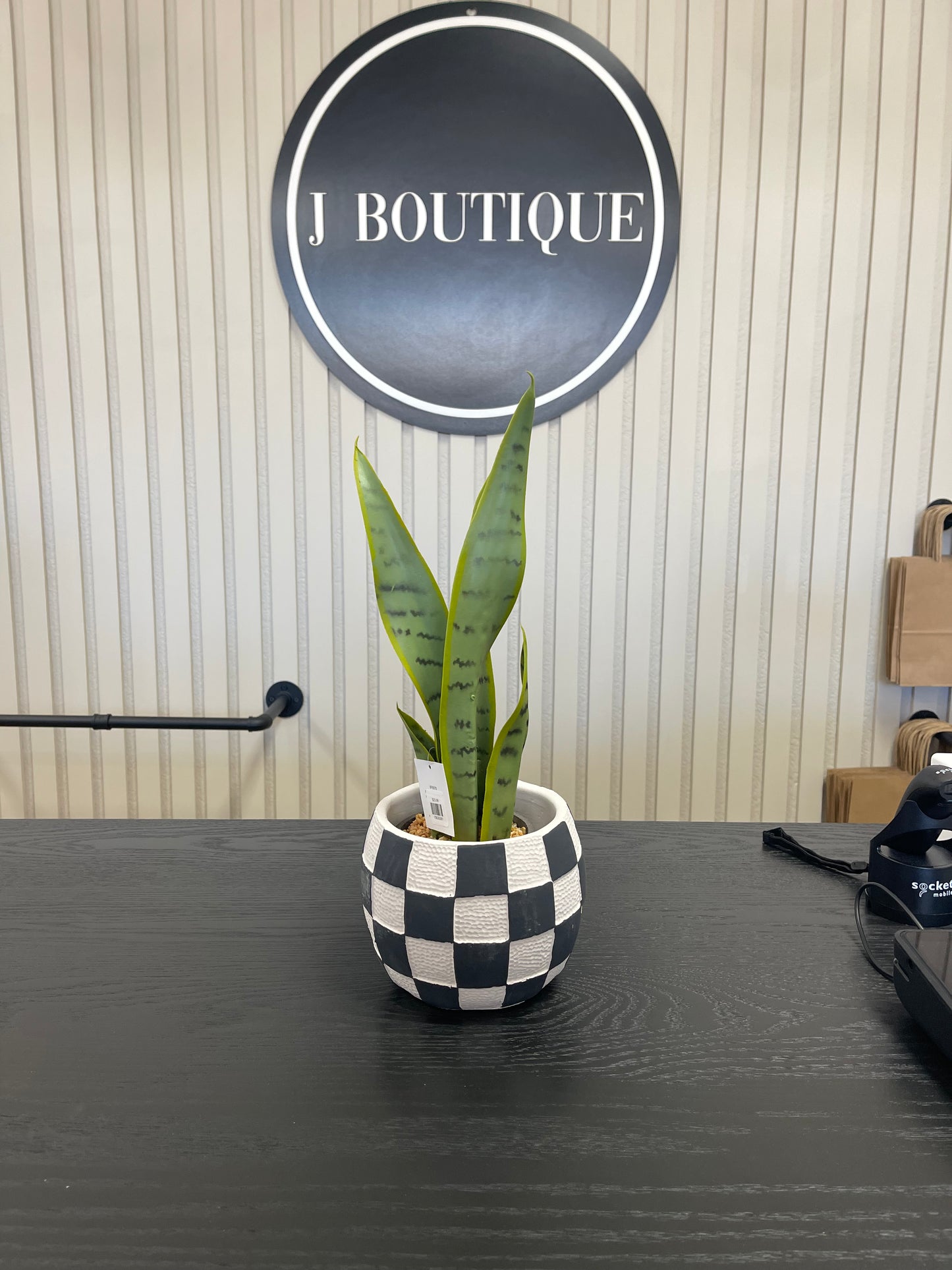 BLACK & WHITE CHECKERED PLANTER