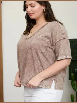 THE CIERRA V NECK MINERAL WASH TOP - brown