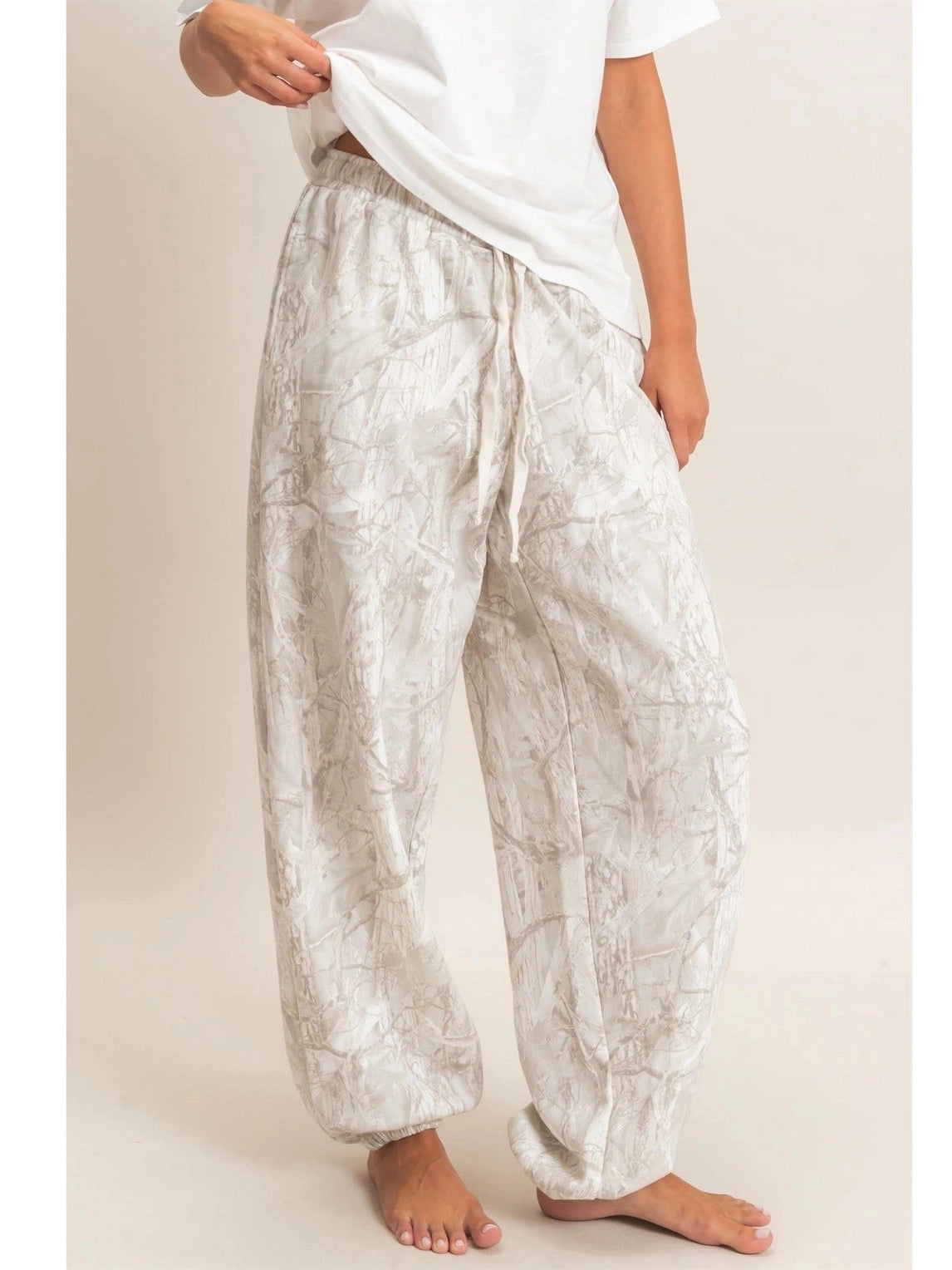 THE CIERA TREE CAMO SWEATPANTS - grey