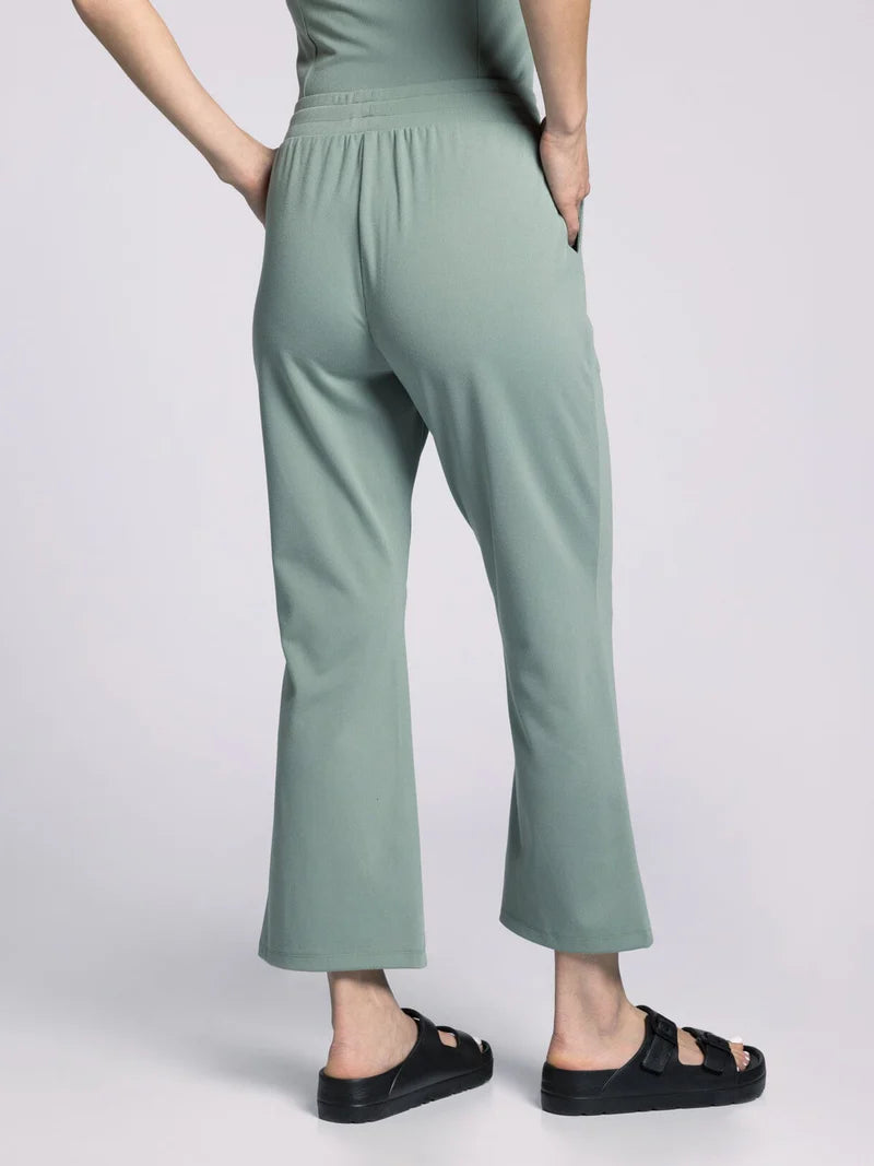 THE CLARA ATHLESIURE CROPPED PANT - desert green