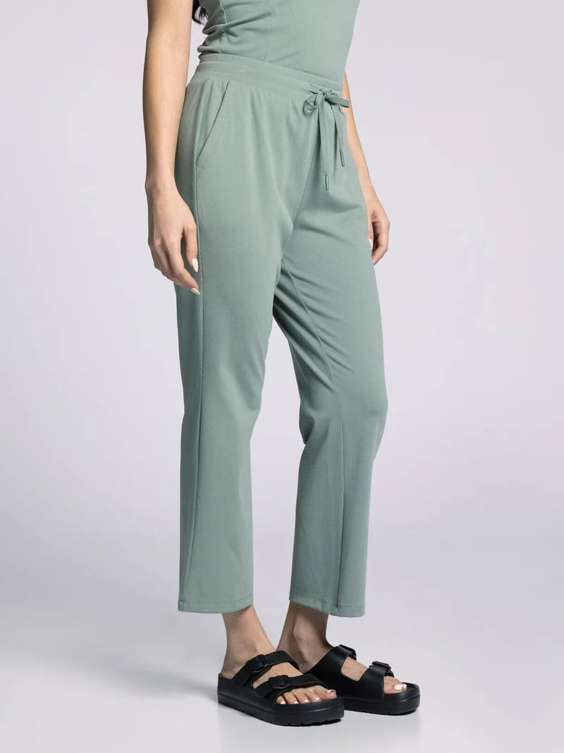 THE CLARA ATHLESIURE CROPPED PANT - desert green