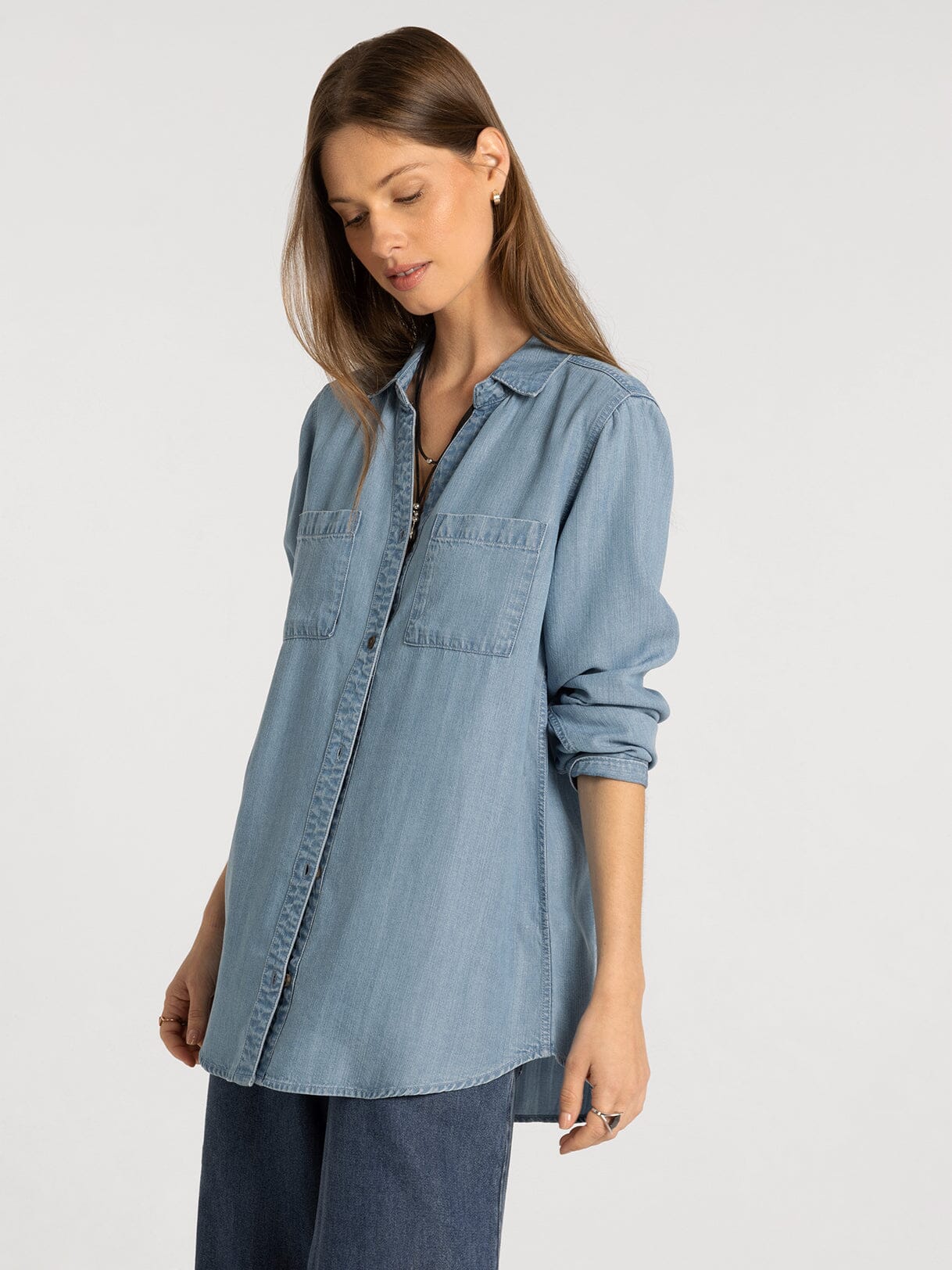 THE GINGER DENIM BUTTON DOWN TOP - lt wash denim