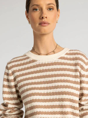 THE LAWSON STRIPED FITTED SWEATER - tan/ivory
