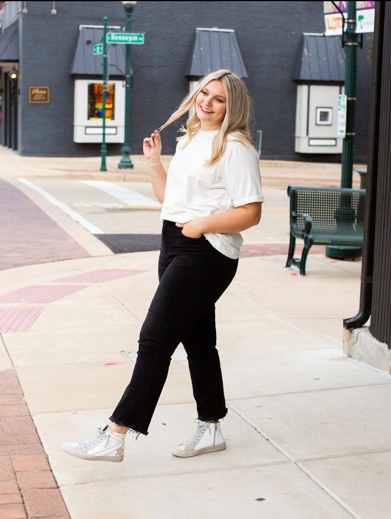 THE MADDIE HI RISE STRAIGHT BLACK DENIM