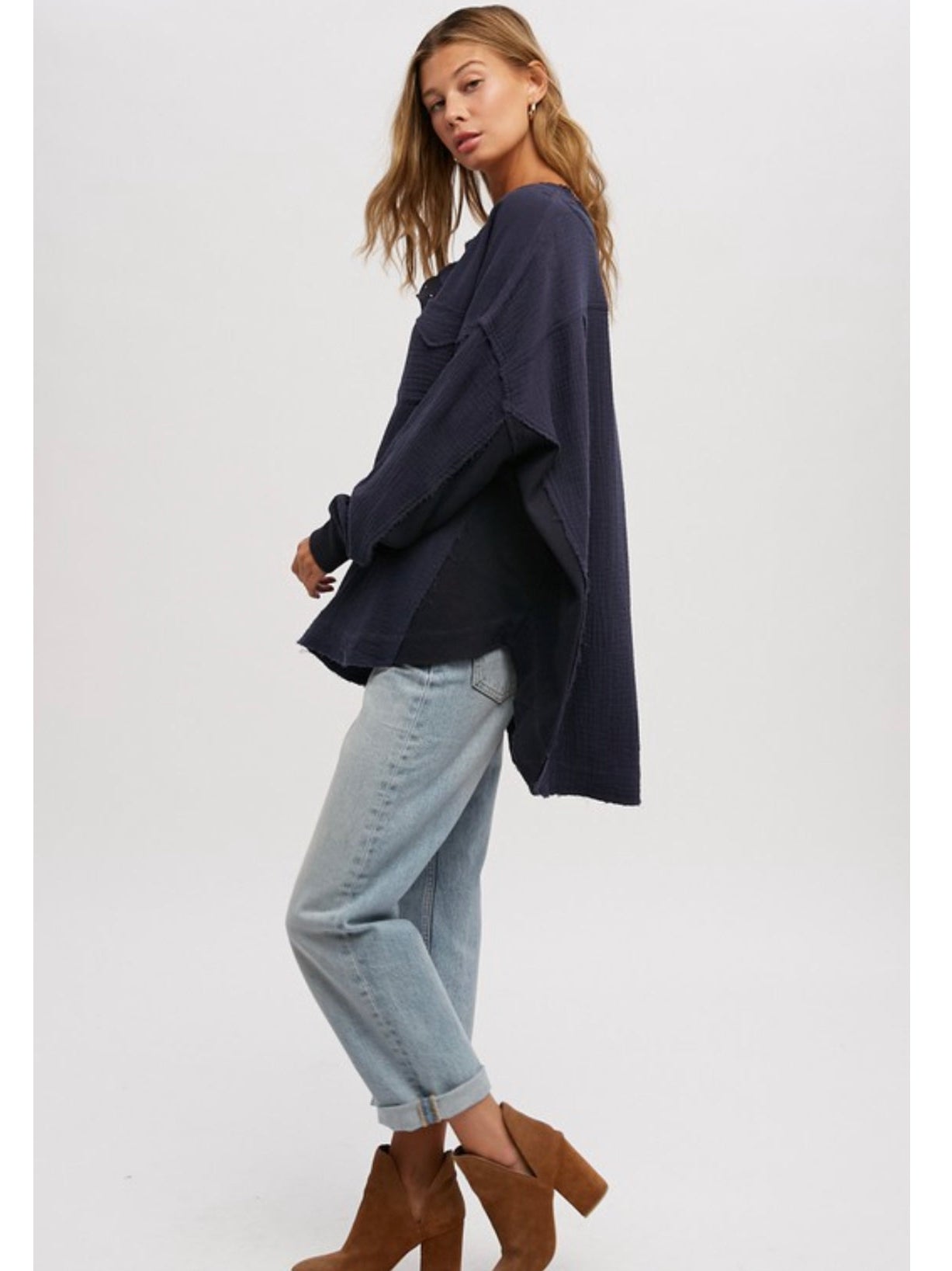 THE LARK HENLEY COTTON GAUGE TUNIC - navy
